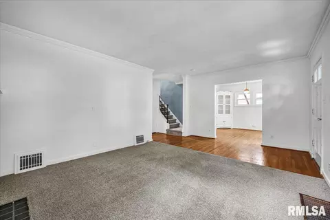 Living - 322 N Kickapoo Ter, Peoria, IL 61604 photo 4 of 4