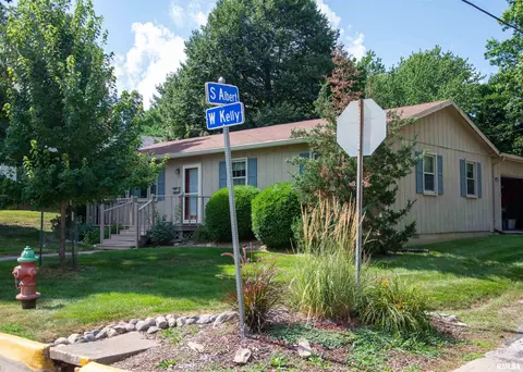404 W Kelly St, Macomb, IL 61455
