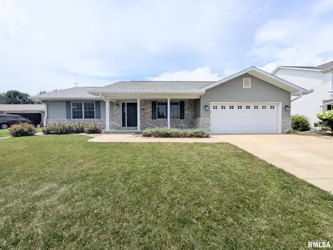 118 Gillman Ave, Washington, IL 61571