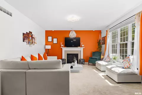 Living - 2022 W Castlemain Dr, Dunlap, IL 61525 photo 4 of 7