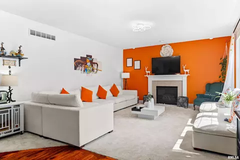 Living - 2022 W Castlemain Dr, Dunlap, IL 61525 photo 3 of 7