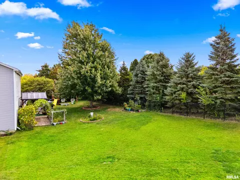 Exterior - 2022 W Castlemain Dr, Dunlap, IL 61525 photo 6 of 7