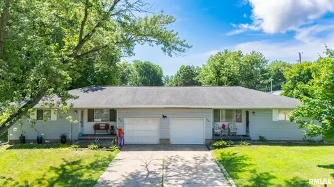 426 Smith St, Creve Coeur, IL 61610