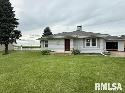 200 W 3rd Ave, Deer Creek, IL 61733