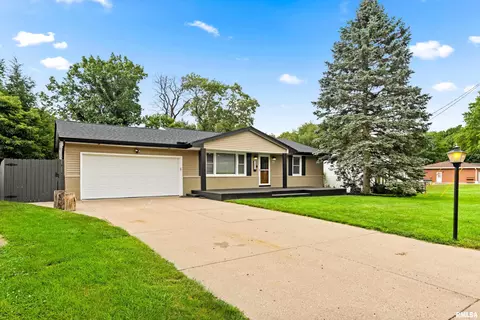 1822 S Timber Ct, Peoria, IL 61607