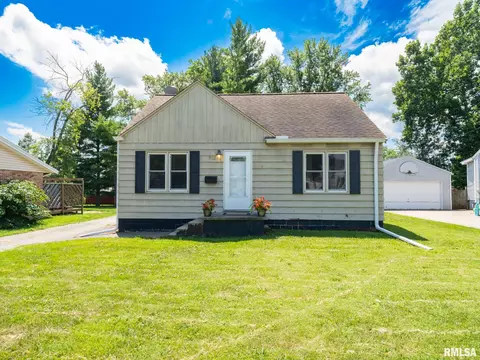 820 E Kay St, Morton, IL 61550