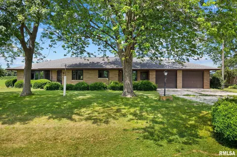 16513 W Garret Rd, Glasford, IL 61533