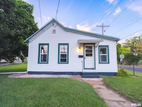 225 Collier Ave, Bartonville, IL 61607