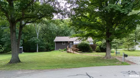 1362 N Forrest Dr, Germantown Hills, IL 61548