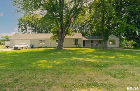 408 N Madison St, Washburn, IL 61570
