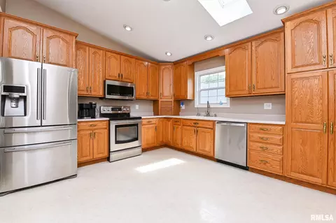 Kitchen - 10426 W Sir Galahad Ct, Mapleton, IL 61547 photo 1 of 4