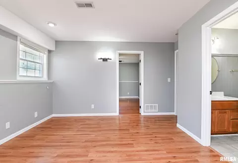 Bedroom - 10426 W Sir Galahad Ct, Mapleton, IL 61547 photo 8 of 12
