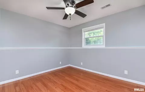 Bedroom - 10426 W Sir Galahad Ct, Mapleton, IL 61547 photo 9 of 12