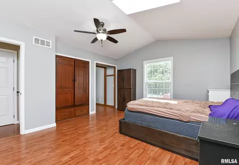 Bedroom - 10426 W Sir Galahad Ct, Mapleton, IL 61547 photo 5 of 12