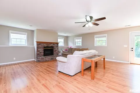 Living - 10426 W Sir Galahad Ct, Mapleton, IL 61547 photo 1 of 7
