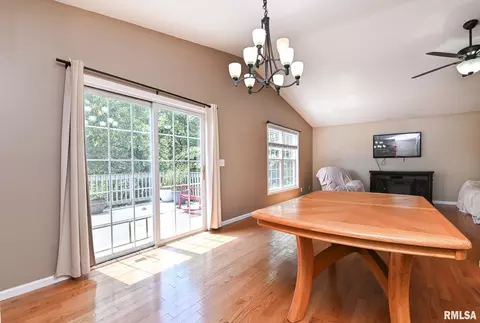 Dining - 10426 W Sir Galahad Ct, Mapleton, IL 61547 photo 1 of 2