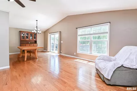 Living - 10426 W Sir Galahad Ct, Mapleton, IL 61547 photo 4 of 7