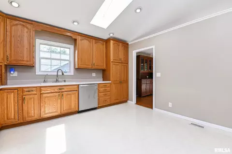 Kitchen - 10426 W Sir Galahad Ct, Mapleton, IL 61547 photo 3 of 4