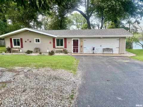 24624 E Lakeview Dr, Canton, IL 61520