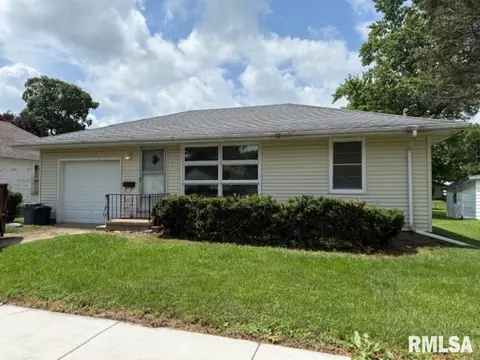 209 S Lincoln St, Washburn, IL 61570