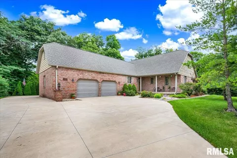 1729 Oak Rdg, Washington, IL 61571