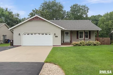 617 N Pekin Ln, Hanna City, IL 61536