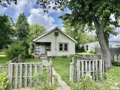 3807 S Chalmers Ave, Bartonville, IL 61607