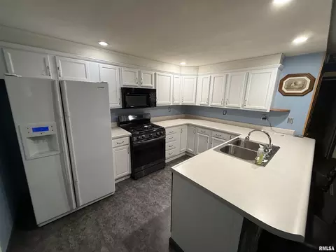 Kitchen - 107 N Darst St, Eureka, IL 61530 photo 3 of 4