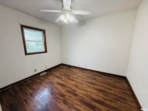Bedroom - 107 N Darst St, Eureka, IL 61530 photo 1 of 3