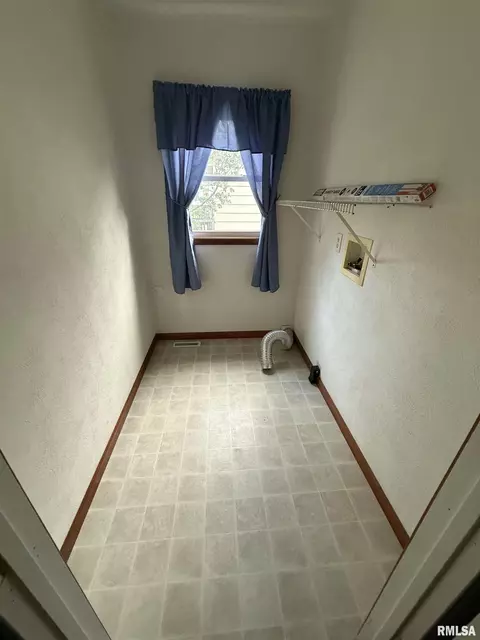 Other - 107 N Darst St, Eureka, IL 61530 photo 5 of 7