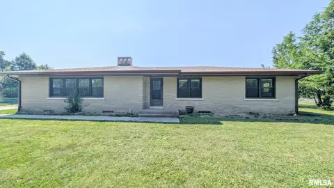 518 W Bittersweet Rd, Washington, IL 61571