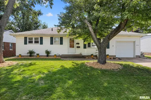 4213 N Wycliffe Rd, Peoria, IL 61614