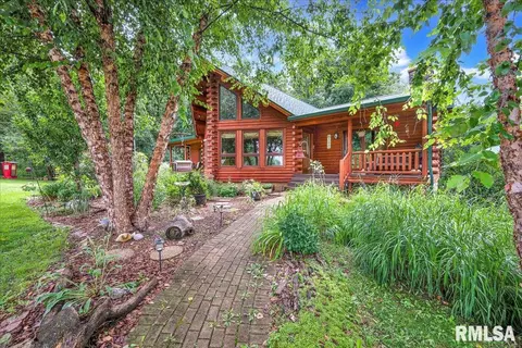 124 Oak Grove Cir, Dahinda, IL 61428