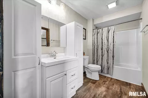 577 Enterprise Dr, Canton, IL 61520 photo 20