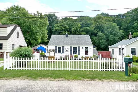 208 Terminal Ave, East Peoria, IL 61611