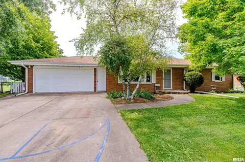 130 E Calhoun St, Brimfield, IL 61517 photo 3