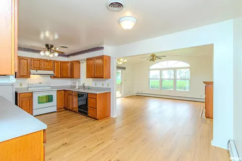 130 E Calhoun St, Brimfield, IL 61517 photo 22