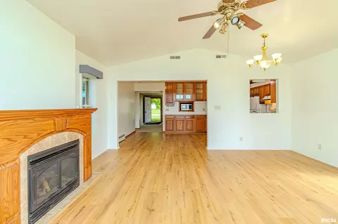 130 E Calhoun St, Brimfield, IL 61517 photo 32