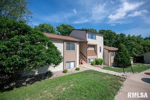 6358 N Allen Rd, Peoria, IL 61614