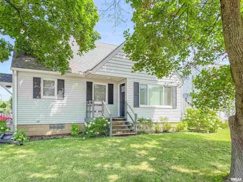 3215 E Washington St, East Peoria, IL 61611