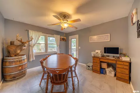 Dining - 607 W Burton St, Eureka, IL 61530 photo 1 of 2