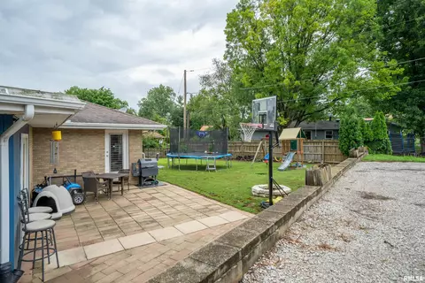 Exterior - 607 W Burton St, Eureka, IL 61530 photo 6 of 12