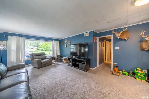 Living - 607 W Burton St, Eureka, IL 61530 photo 2 of 2