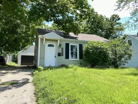 3824 N Ashton Ave, Peoria, IL 61614