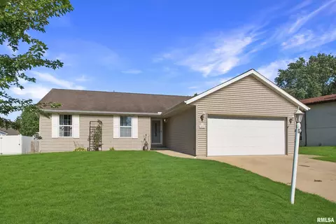 409 High Oak Dr, East Peoria, IL 61611