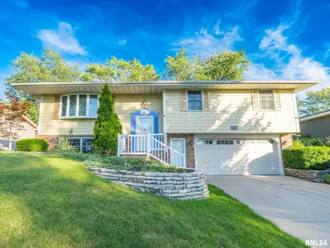 1602 W Lincoln Wood Pl, Peoria, IL 61614