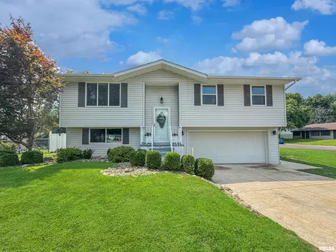 200 Kickapoo Dr, East Peoria, IL 61611