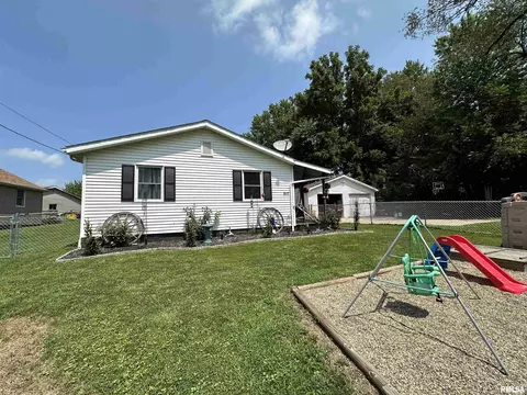 917 W Locust St, Canton, IL 61520