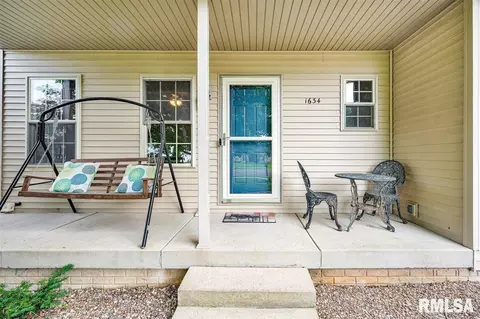 1634 Jadens Way, Washington, IL 61571 photo 3
