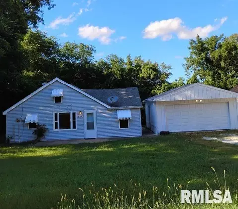 628 Lorentz St, Creve Coeur, IL 61610